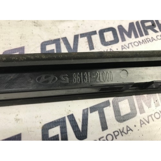 Ущільнювач скла вітрового лівий Hyundai i30 2007-2012 861312L000